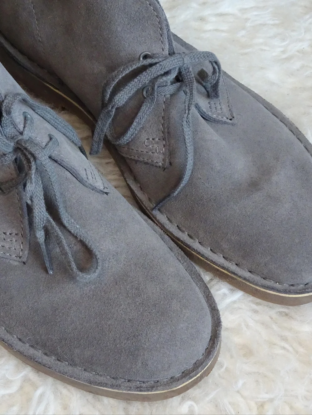 Men's Grey Suede Chukka Boots Clarks Rubber Soles Size 8.5